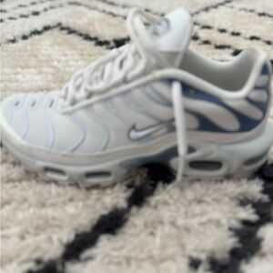 Nike Air Max White and Blue Sneakers